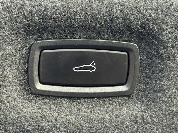 Used Porsche Taycan 2022 for sale - 75560303: Photo 41