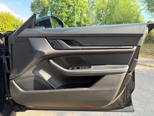 Used Porsche Taycan 2022 for sale - 75560303: Photo 49