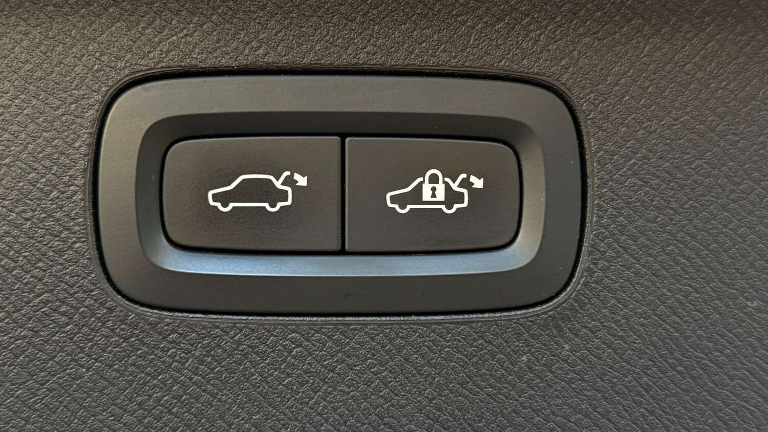 Used Volvo XC90 2015 for sale - 78011957: Photo 32