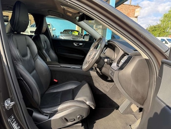 Used Volvo XC60 2019 for sale - 75343336: Photo