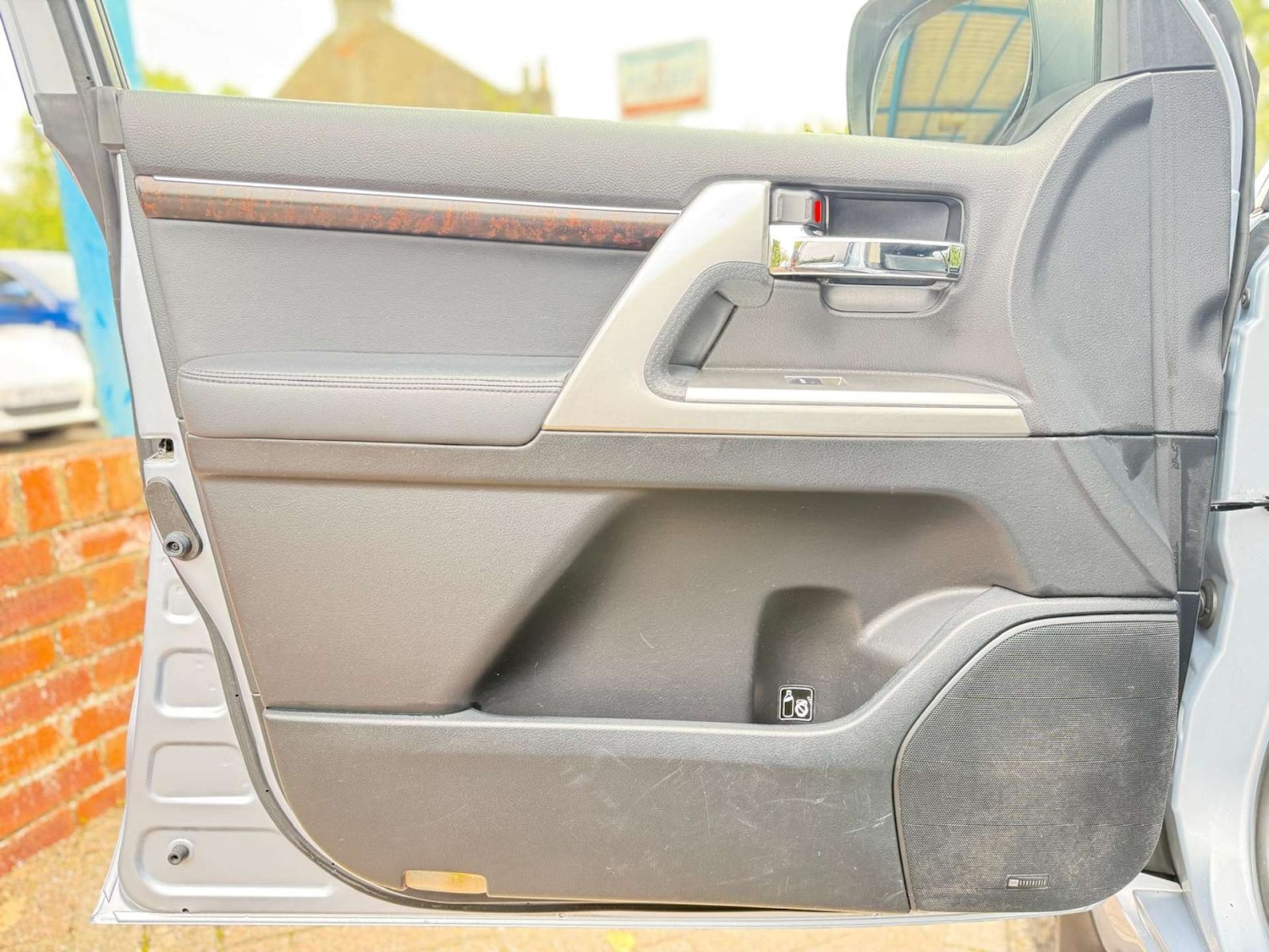 Used Toyota Land Cruiser 2012 for sale - 76070580: Photo 48