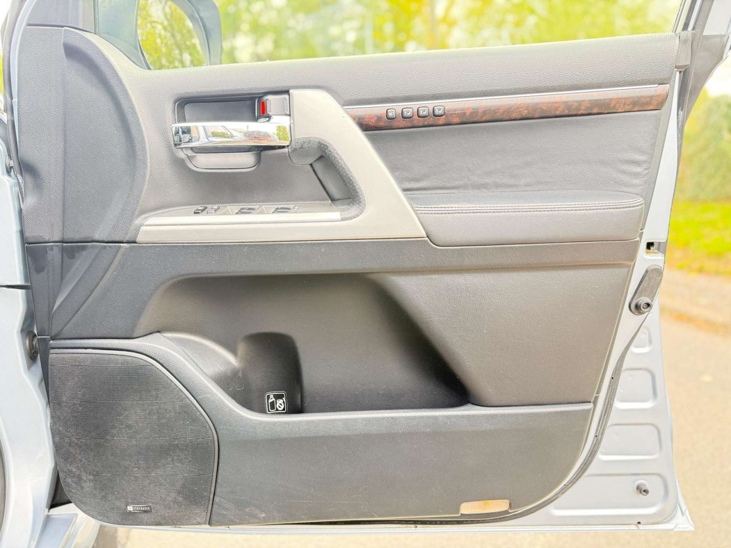 Used Toyota Land Cruiser 2012 for sale - 76070580: Photo 49