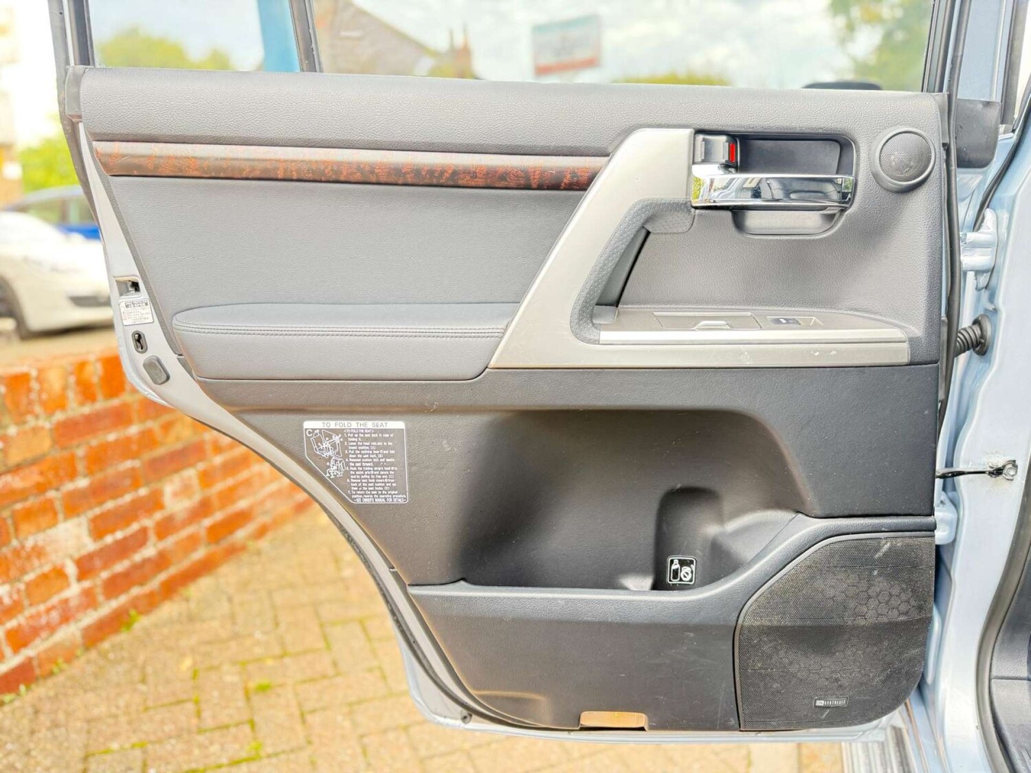 Used Toyota Land Cruiser 2012 for sale - 76070580: Photo 50