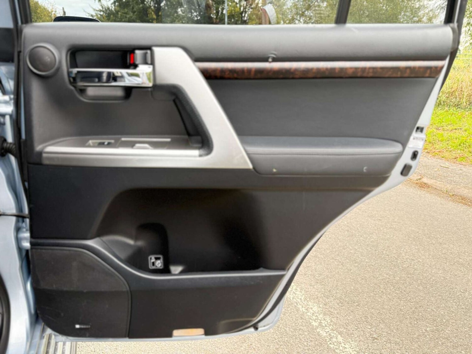 Used Toyota Land Cruiser 2012 for sale - 76070580: Photo 51