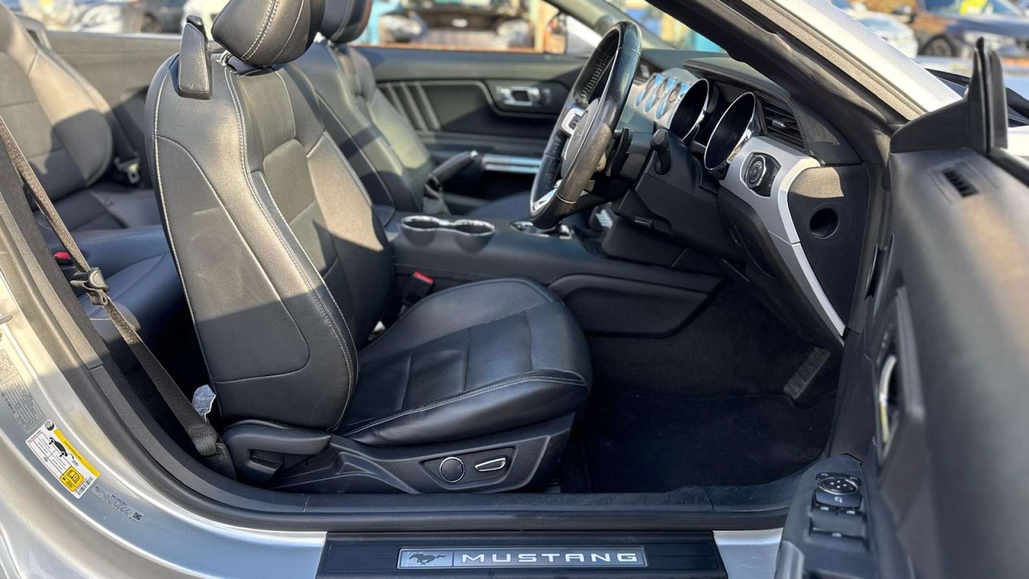 Used Ford Mustang 2017 for sale - 76694790: Photo 4
