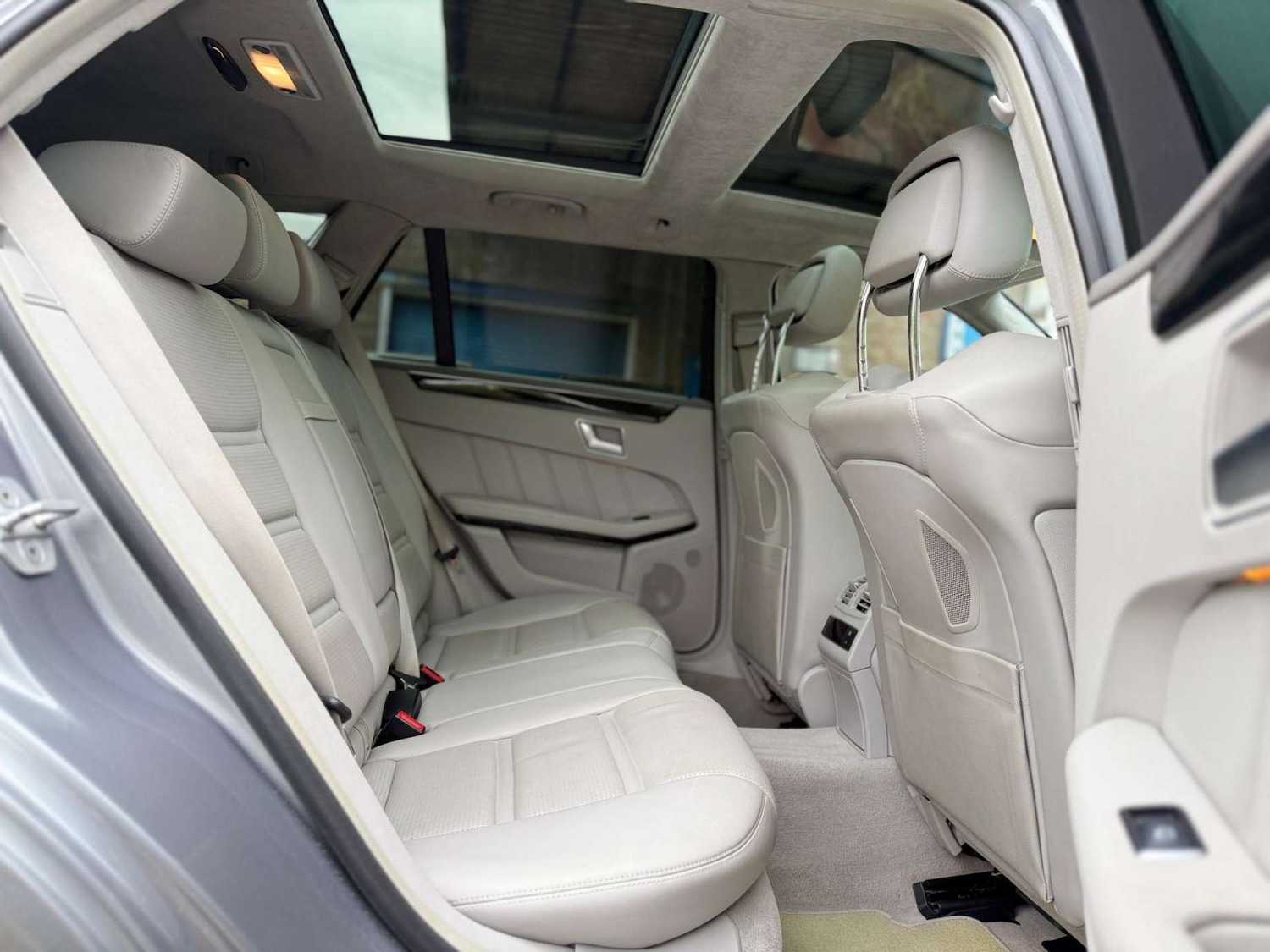 Used Mercedes-Benz E Class 2012 for sale - 76611741: Photo 12