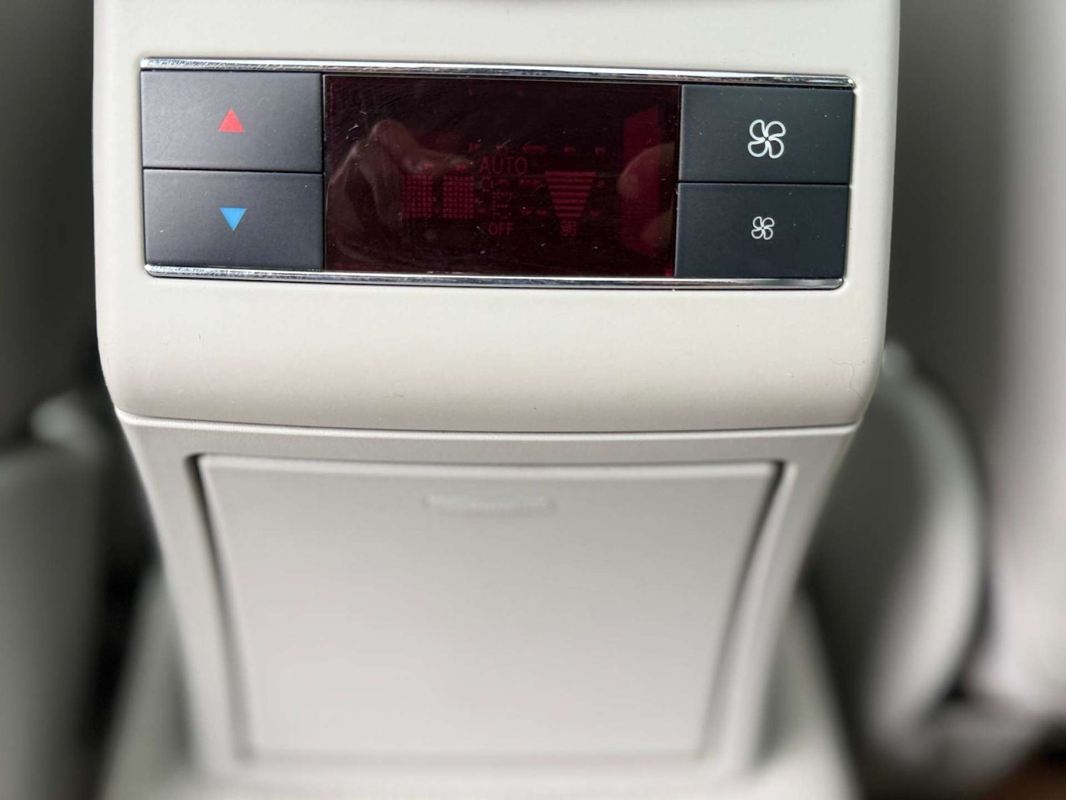 Used Mercedes-Benz E Class 2012 for sale - 76611741: Photo 40