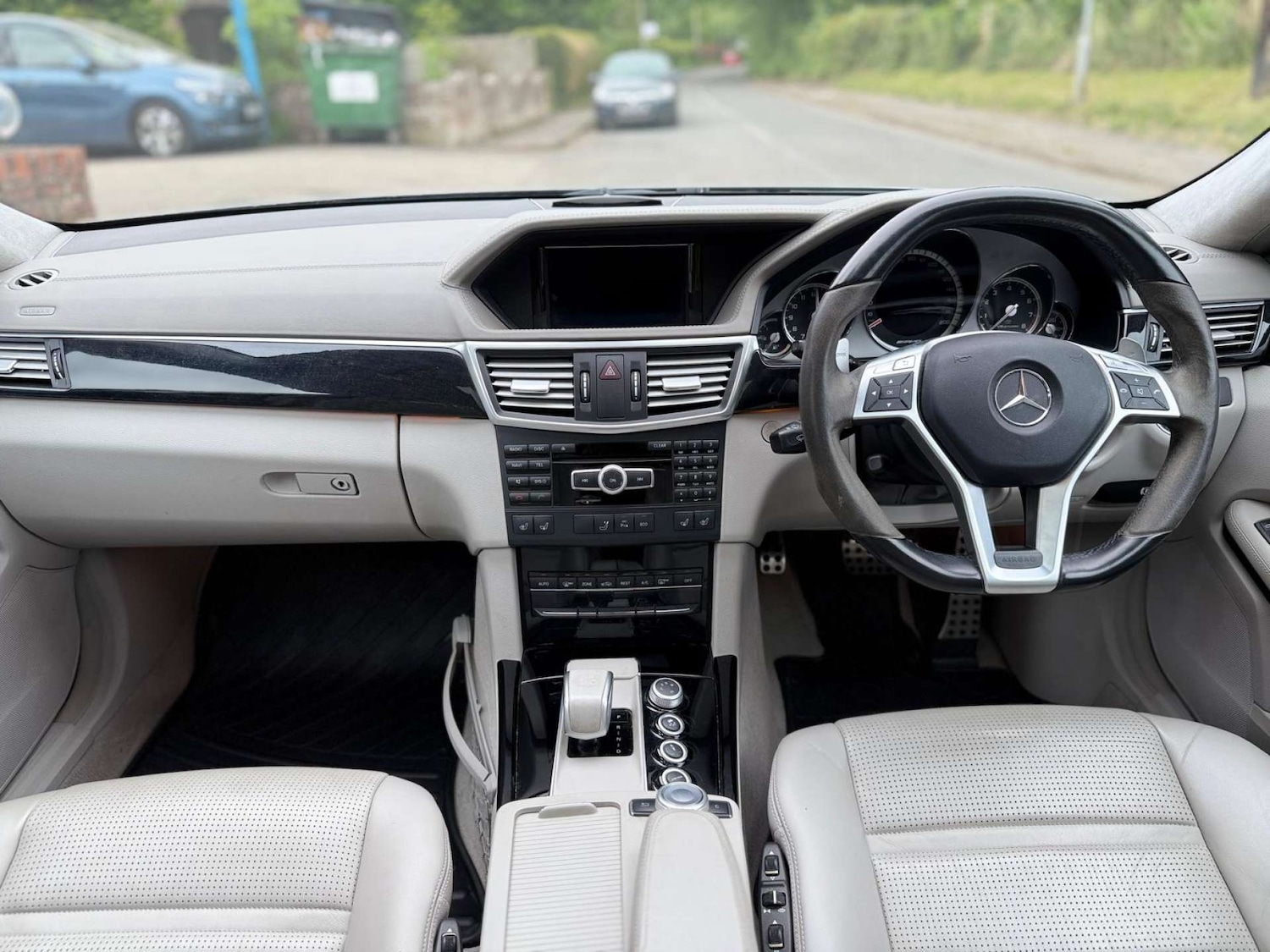 Used Mercedes-Benz E Class 2012 for sale - 76611741: Photo 7