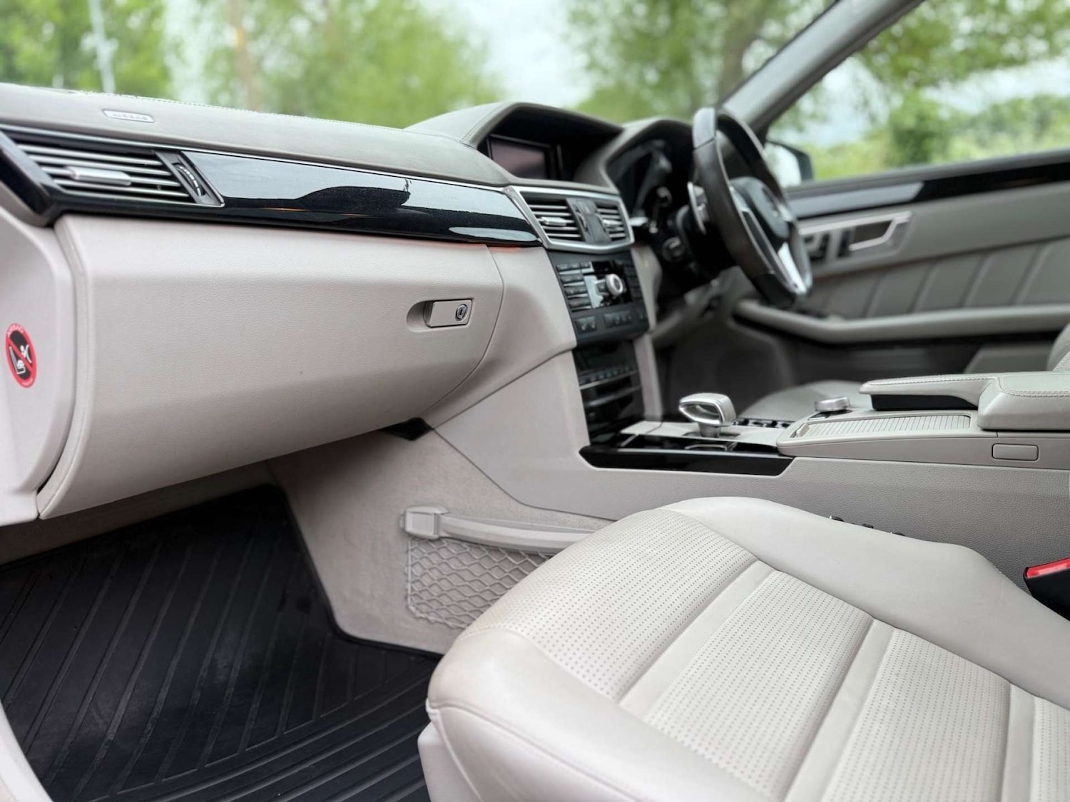 Used Mercedes-Benz E Class 2012 for sale - 76611741: Photo 9