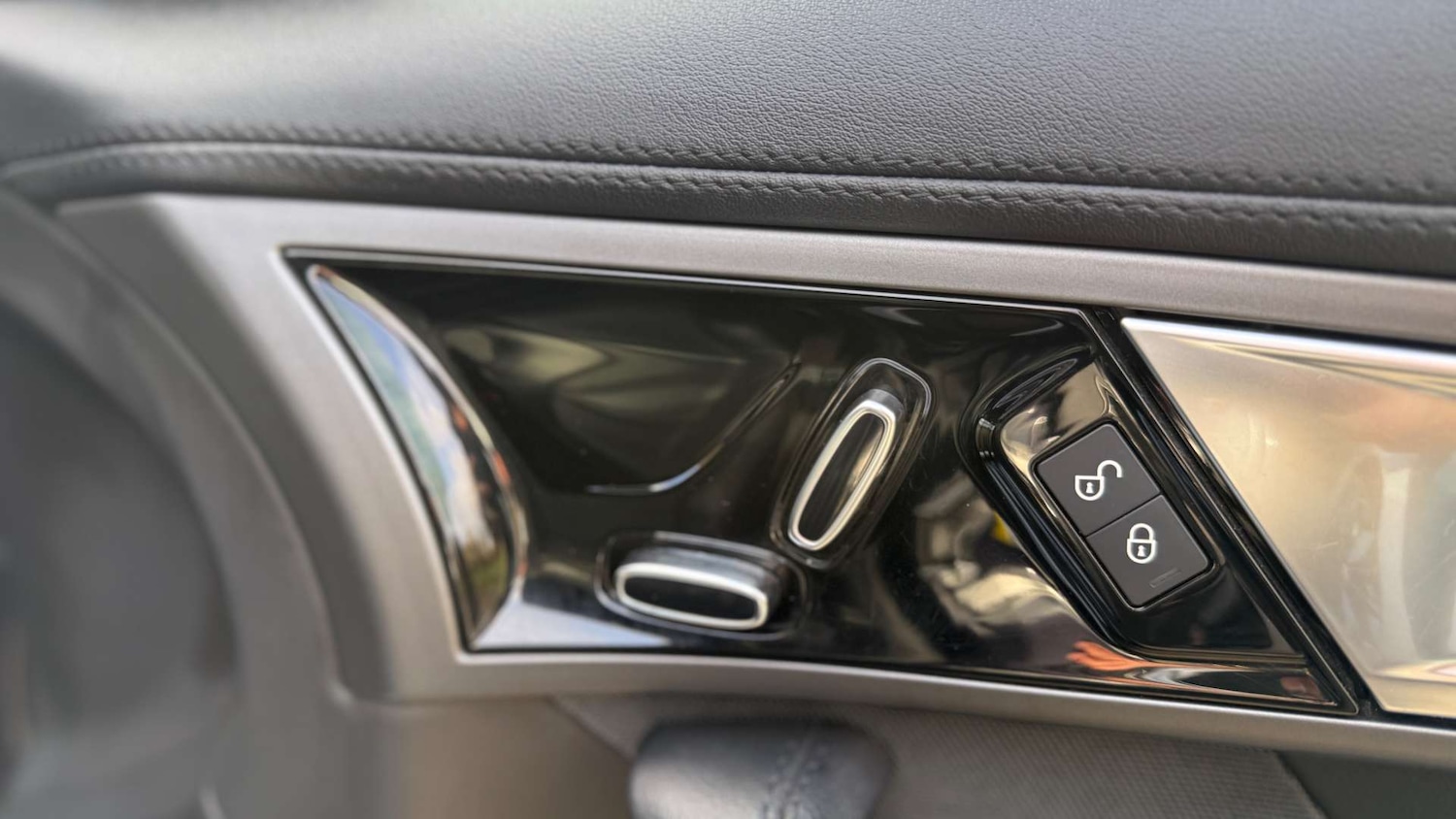 Used Jaguar F-Type 2016 for sale - 77954352: Photo 27