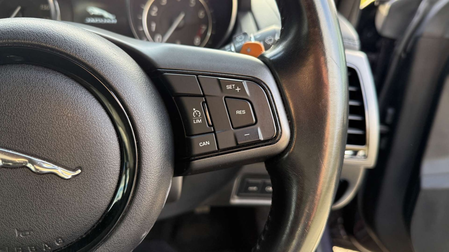 Used Jaguar F-Type 2016 for sale - 77954352: Photo 30