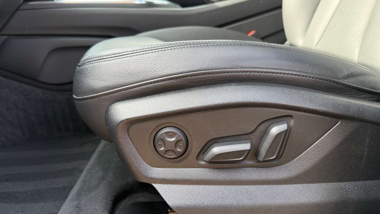 Used Audi Q7 2017 for sale - 77639623: Photo 40