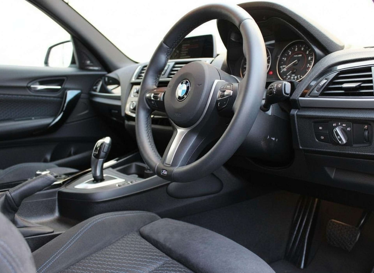 Used BMW 1 Series 2017 for sale - 77632641: Photo 2