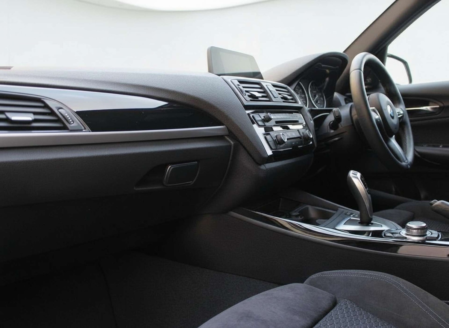 Used BMW 1 Series 2017 for sale - 77632641: Photo 3