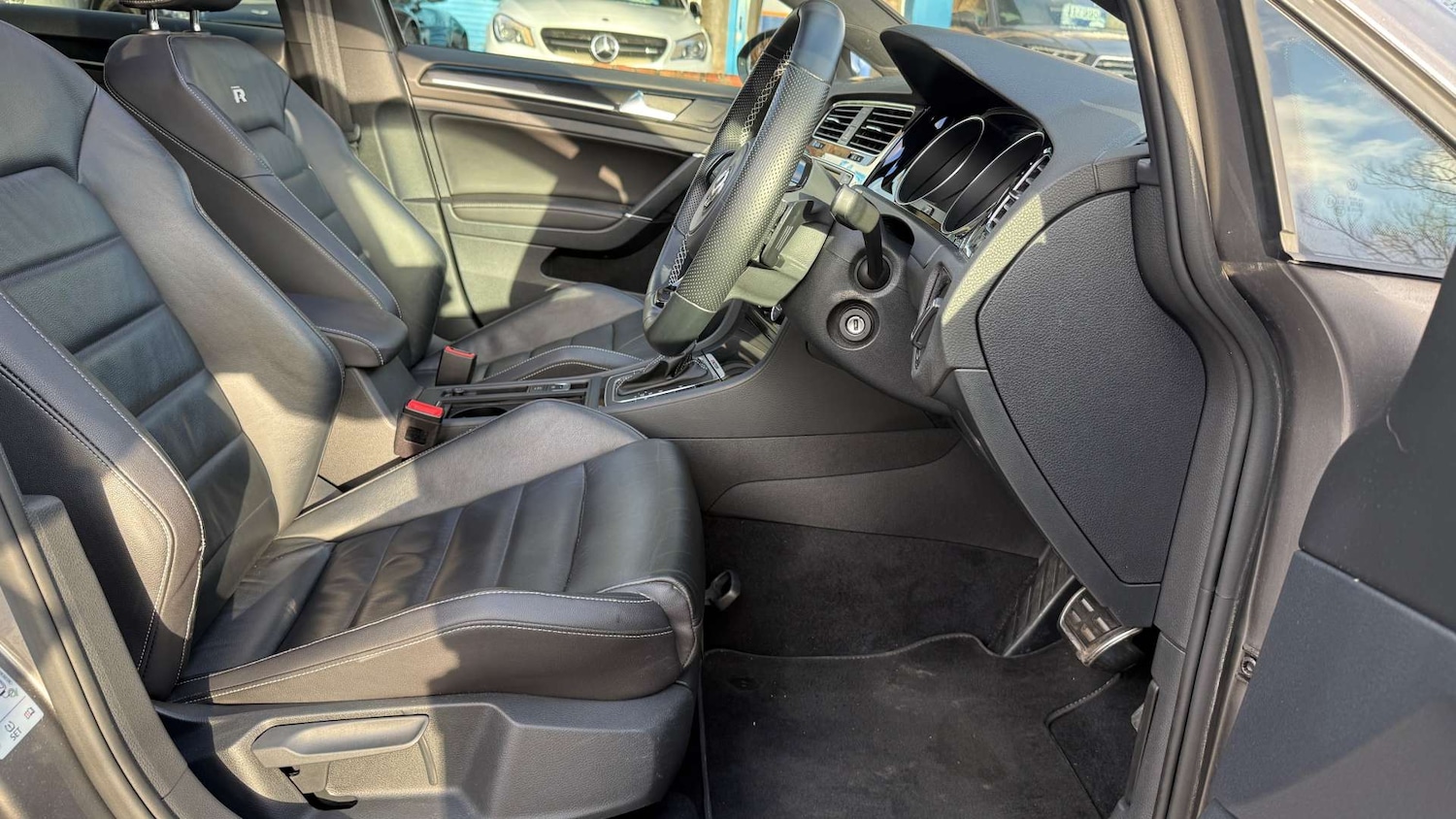 Used Volkswagen Golf 2016 for sale - 76894452: Photo 5