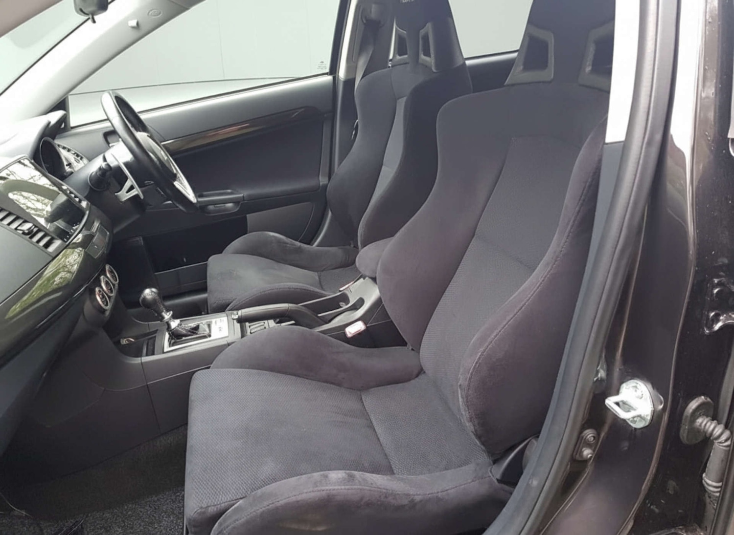Used Mitsubishi Lancer 2011 for sale - 77370964: Photo 8