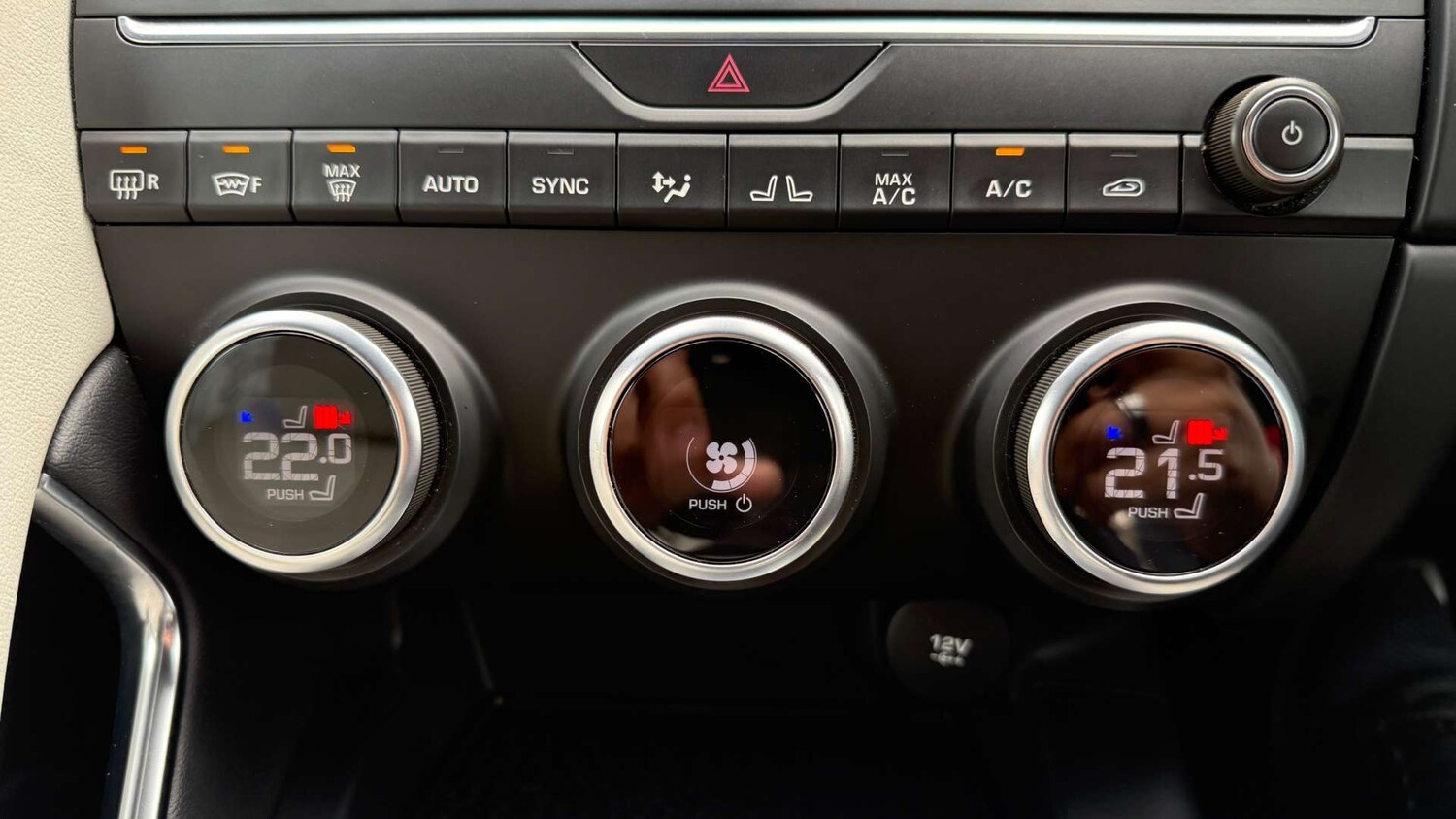 Used Jaguar E-Pace 2018 for sale - 77632640: Photo 33