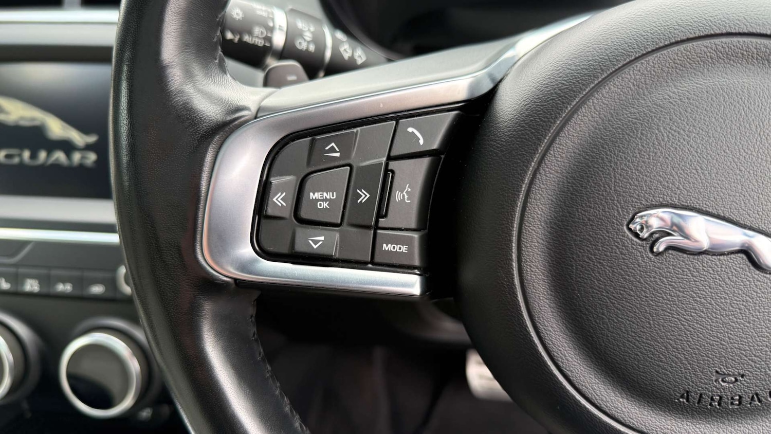 Used Jaguar E-Pace 2018 for sale - 77632640: Photo 35