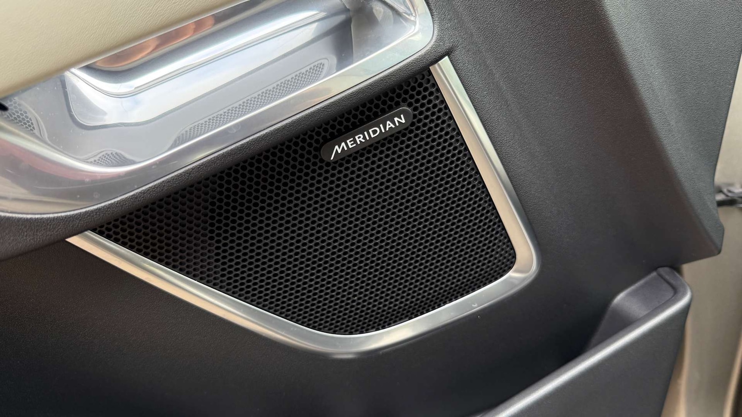 Used Jaguar E-Pace 2018 for sale - 77632640: Photo 40