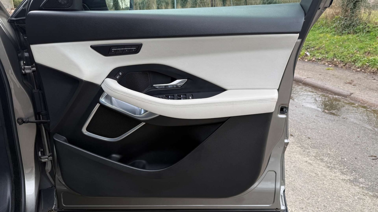 Used Jaguar E-Pace 2018 for sale - 77632640: Photo 51