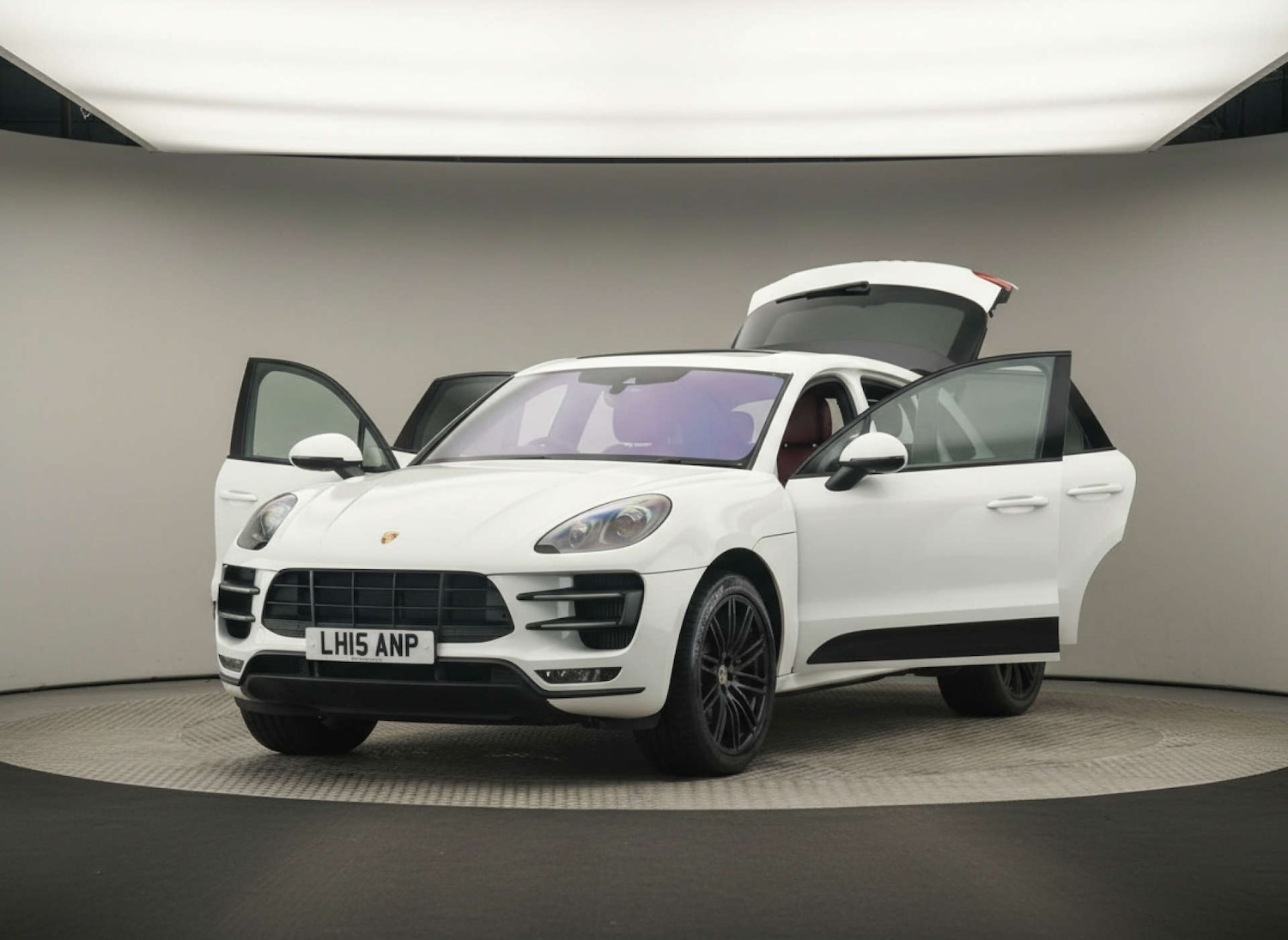 Used Porsche Macan 2015 for sale - 77328608: Photo 2