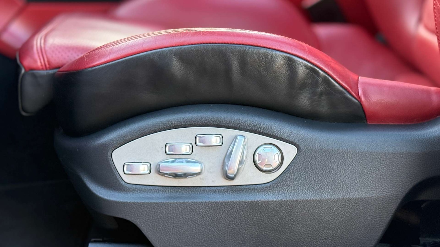 Used Porsche Macan 2015 for sale - 77328608: Photo 33