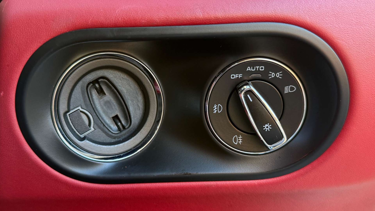 Used Porsche Macan 2015 for sale - 77328608: Photo 43