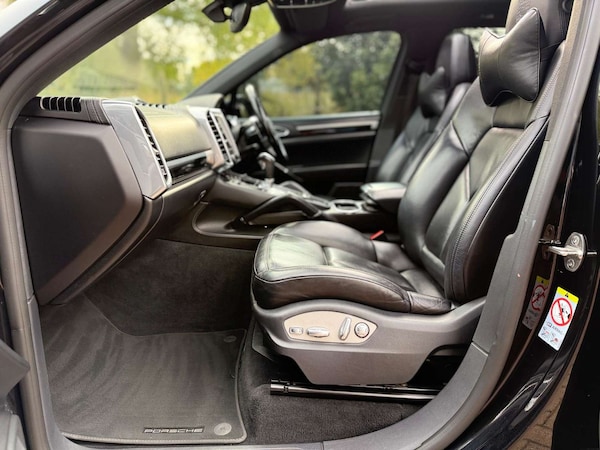 Used Porsche Cayenne 2016 for sale - 76105314: Photo 11