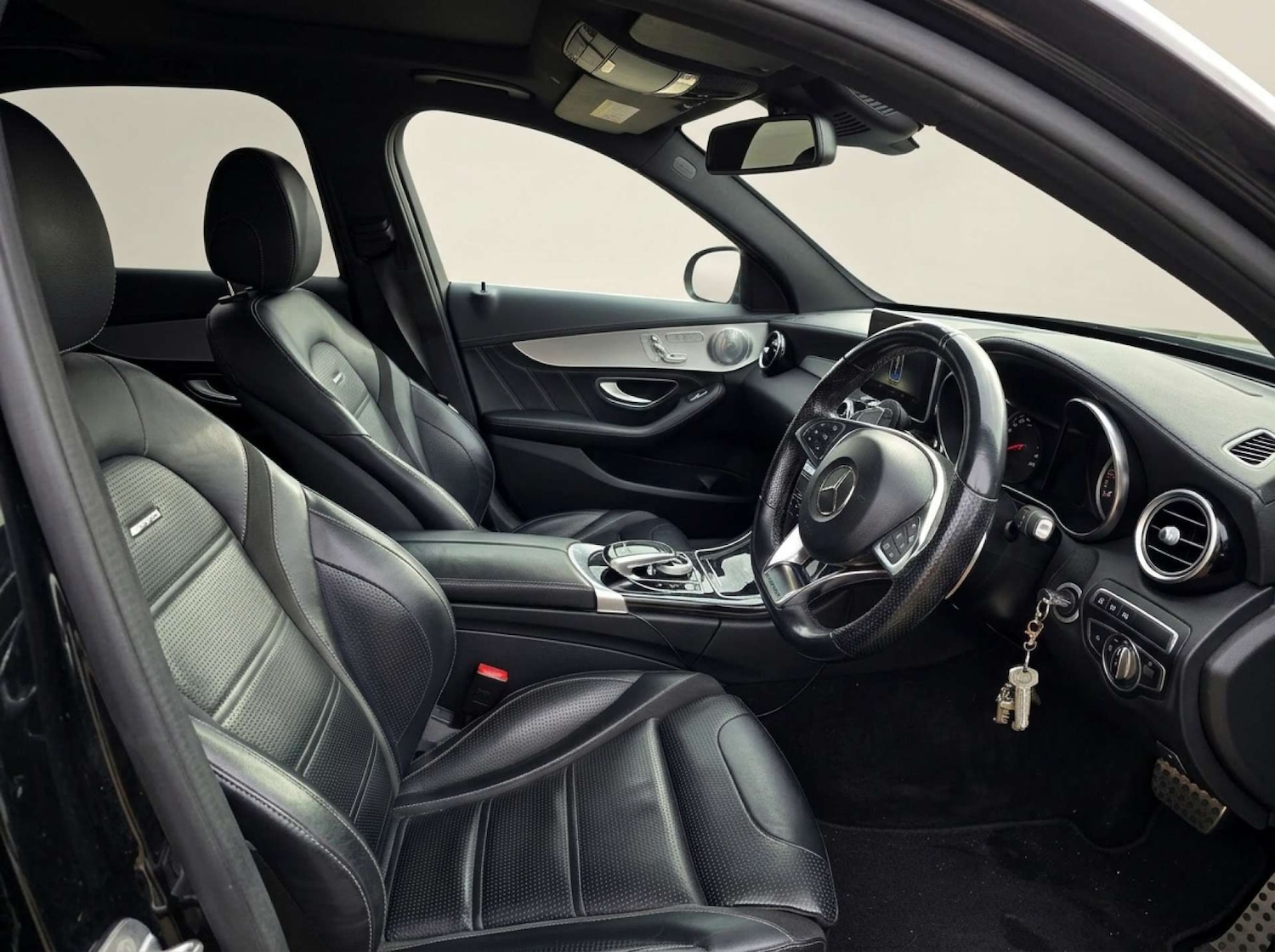 Used Mercedes-Benz C Class 2016 for sale - 77798391: Photo 3