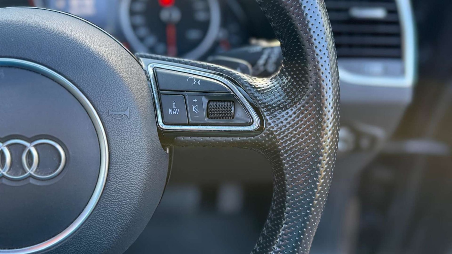 Used Audi Q5 2017 for sale - 76391877: Photo 30