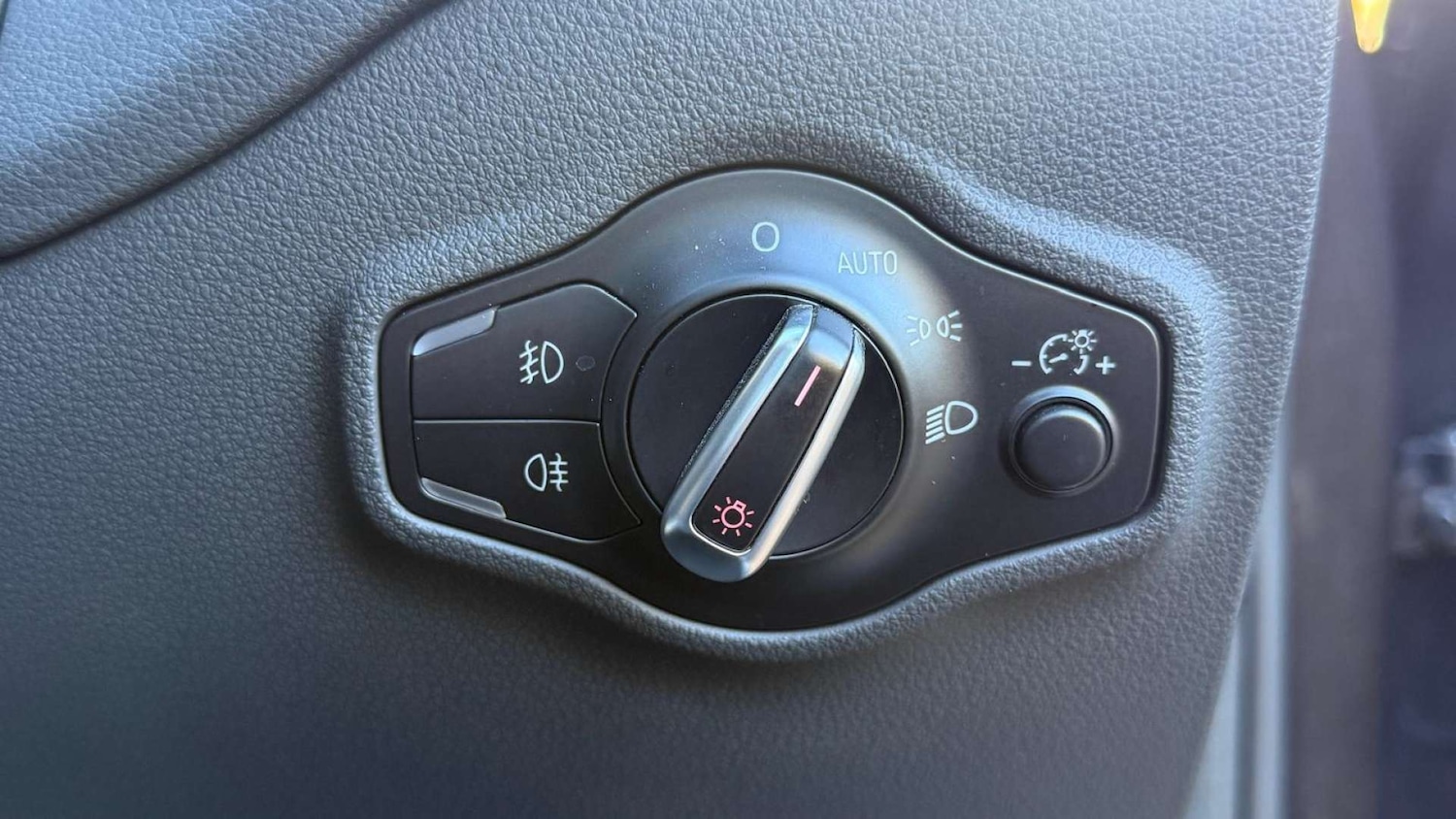 Used Audi Q5 2017 for sale - 76391877: Photo 33