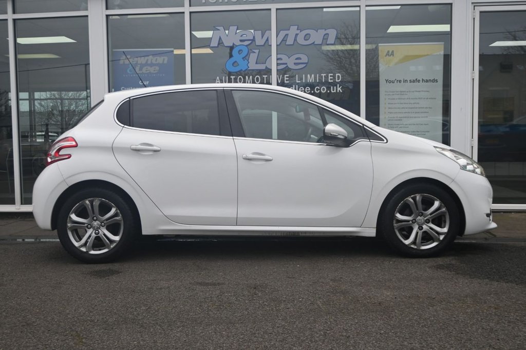 Used Peugeot 208 2013 for sale - 77952343: Photo 6