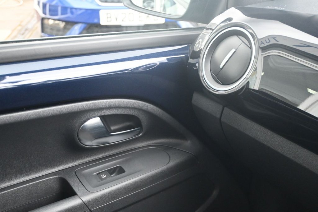 Used Volkswagen up! 2014 for sale - 77904893: Photo 21