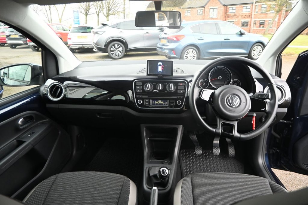 Used Volkswagen up! 2014 for sale - 77904893: Photo 24