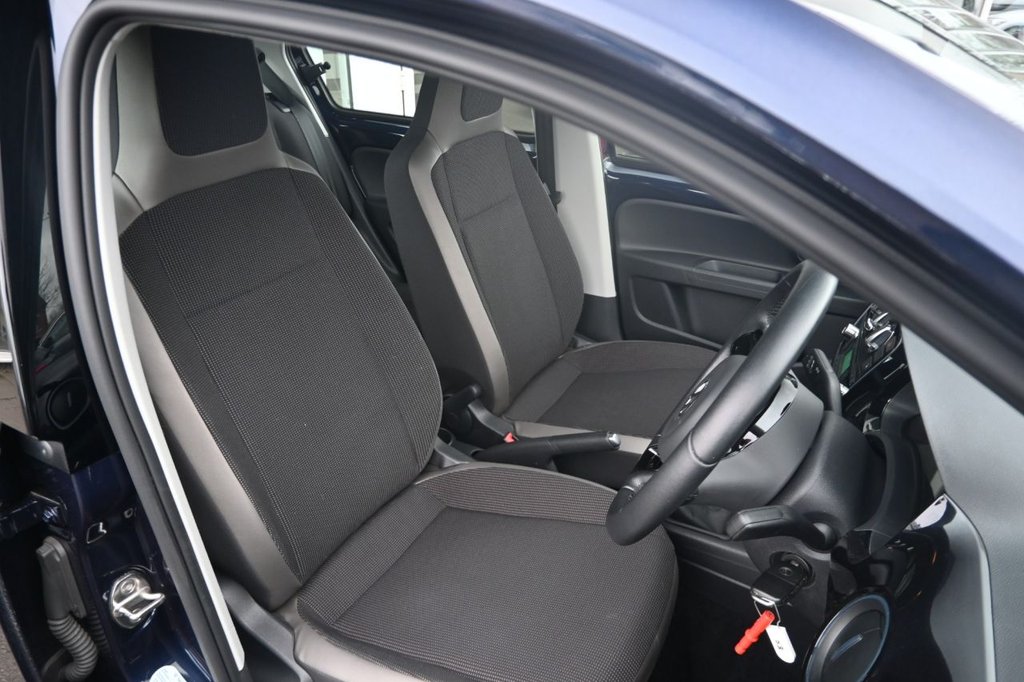 Used Volkswagen up! 2014 for sale - 77904893: Photo 28