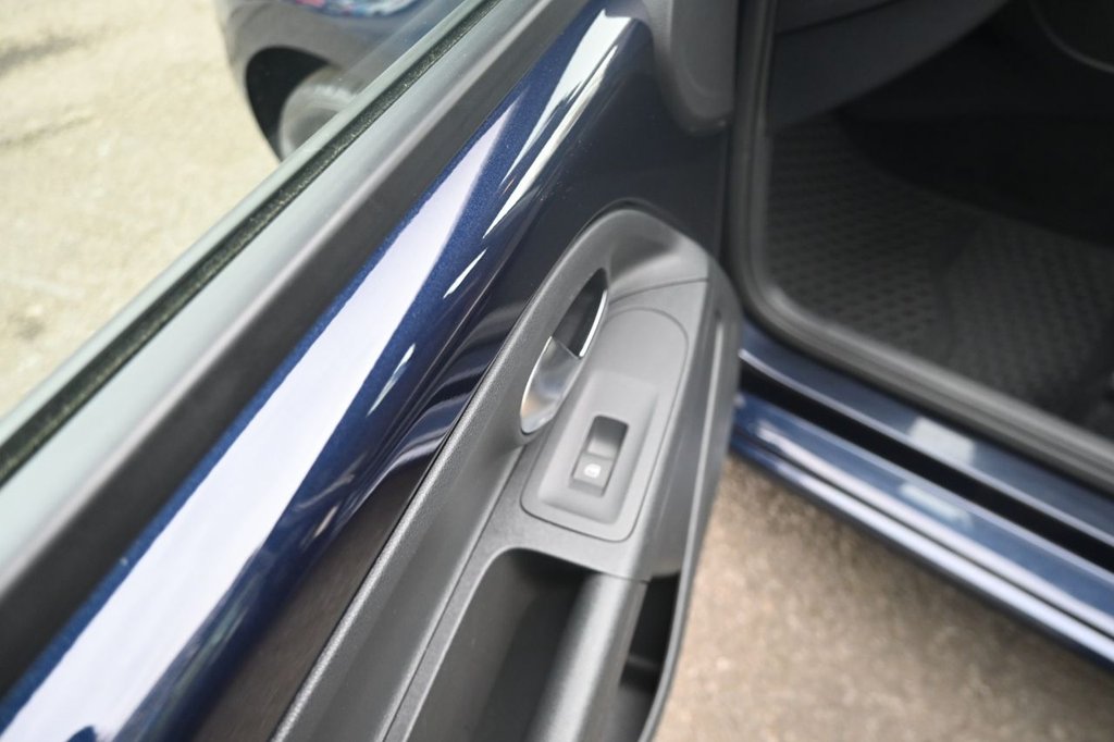 Used Volkswagen up! 2014 for sale - 77904893: Photo 31