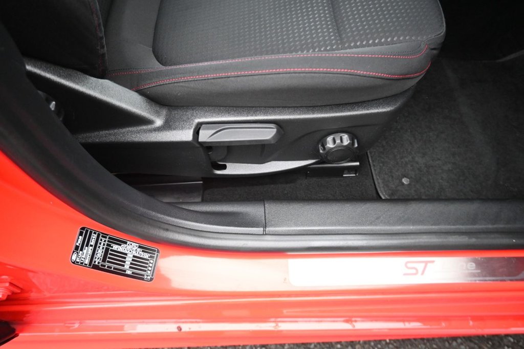 Used Ford Focus 2019 for sale - 76245401: Photo 14