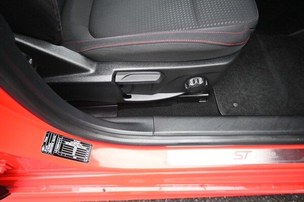 Used Ford Focus 2019 for sale - 76245401: Photo 14
