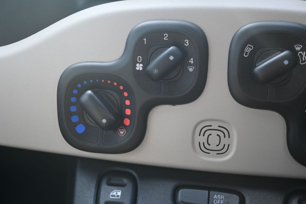 Used Fiat Panda 2015 for sale - 77680427: Photo 28