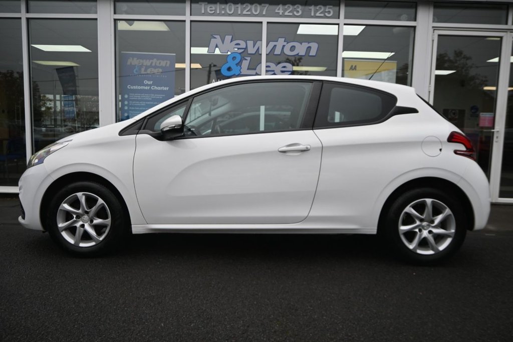 Used Peugeot 208 2015 for sale - 76266678: Photo 2