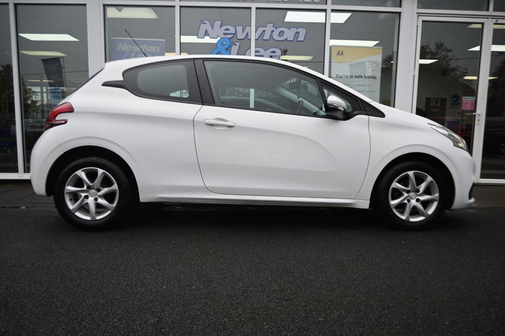 Used Peugeot 208 2015 for sale - 76266678: Photo 9