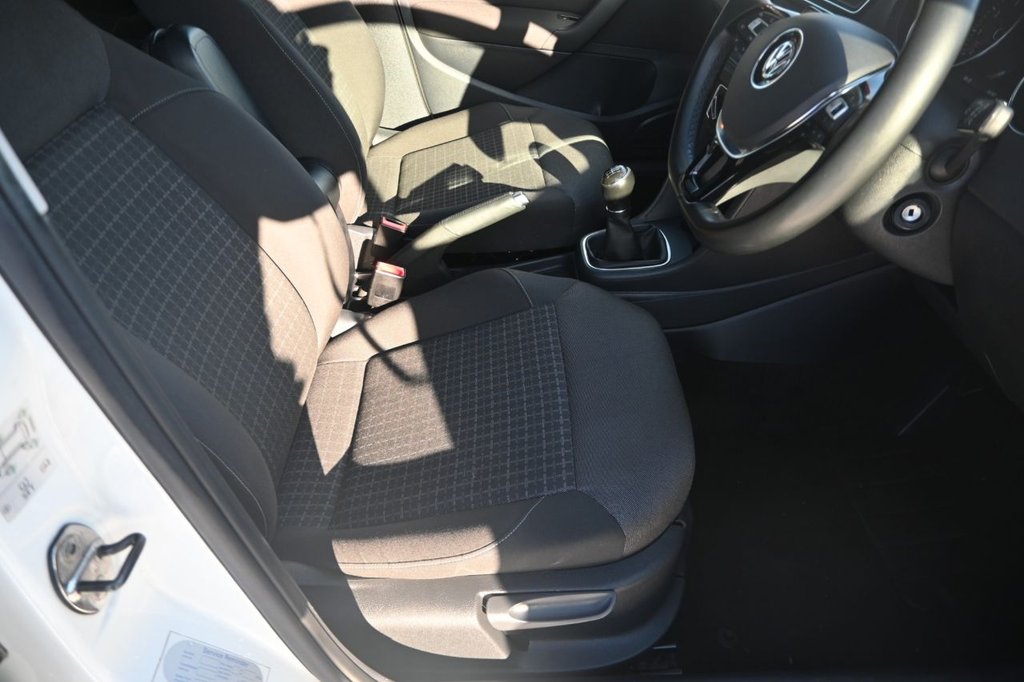 Used Volkswagen Polo 2015 for sale - 76546700: Photo 11