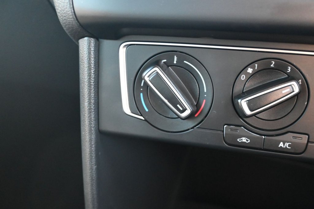 Used Volkswagen Polo 2015 for sale - 76546700: Photo 29