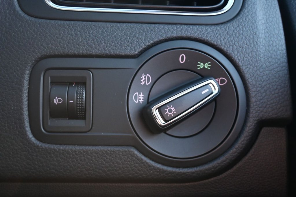 Used Volkswagen Polo 2015 for sale - 76546700: Photo 37