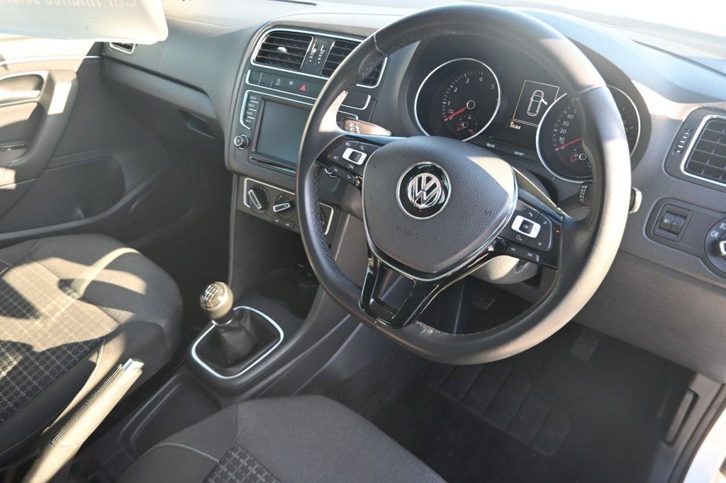 Used Volkswagen Polo 2015 for sale - 76546700: Photo 4