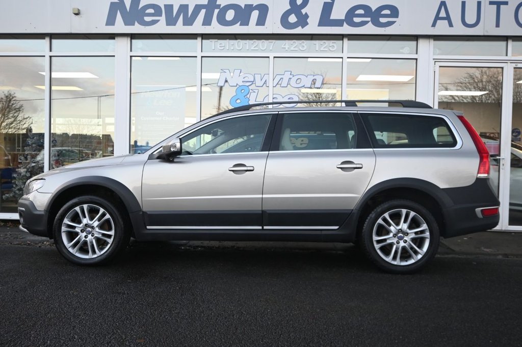 Used Volvo XC70 2014 for sale - 77383545: Photo 11