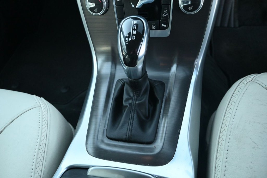 Used Volvo XC70 2014 for sale - 77383545: Photo 18