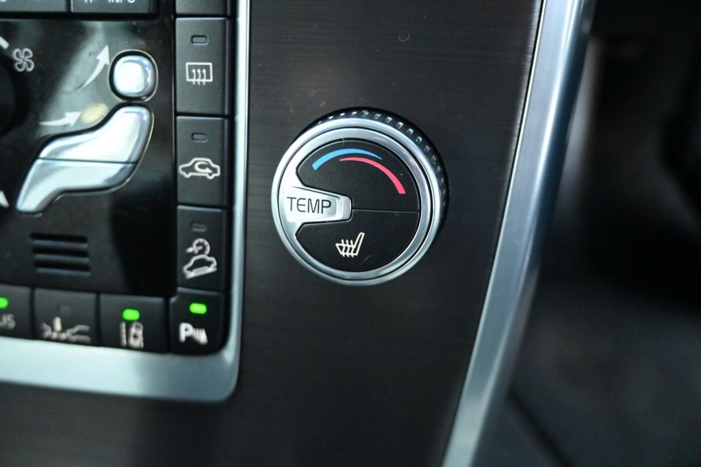 Used Volvo XC70 2014 for sale - 77383545: Photo 24