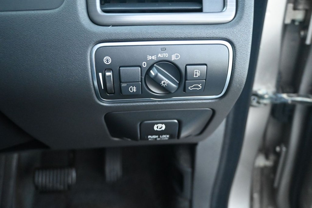 Used Volvo XC70 2014 for sale - 77383545: Photo 29