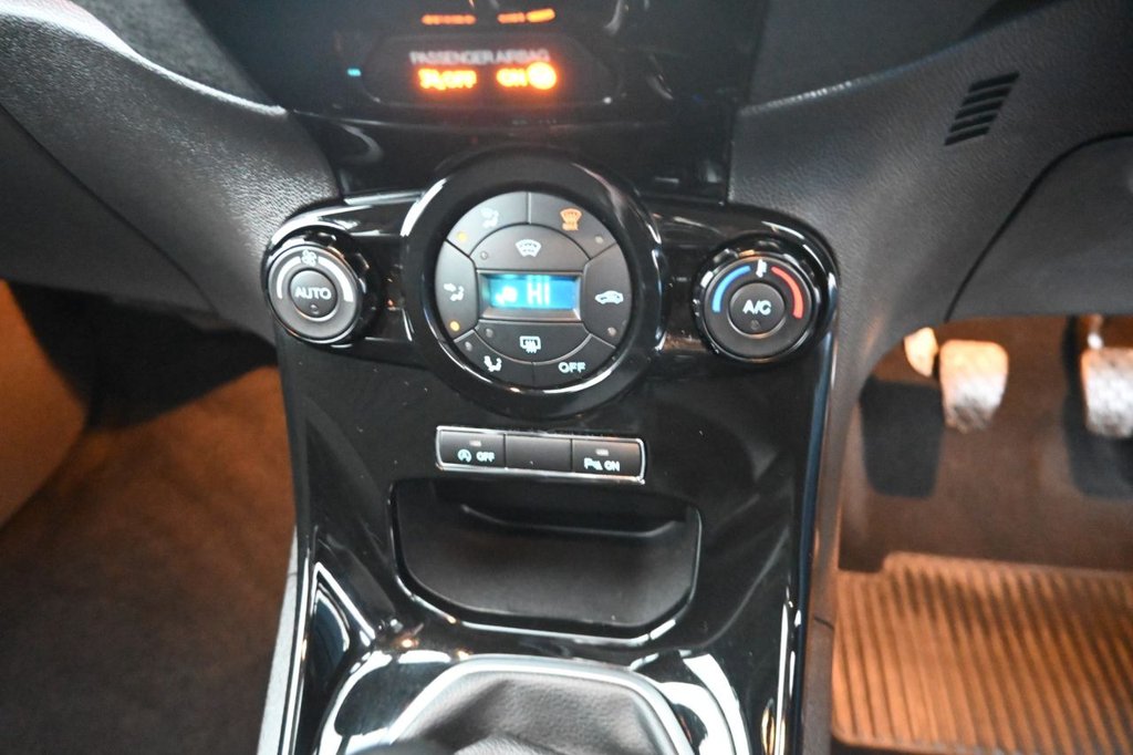 Used Ford Fiesta 2014 for sale - 77133023: Photo 15